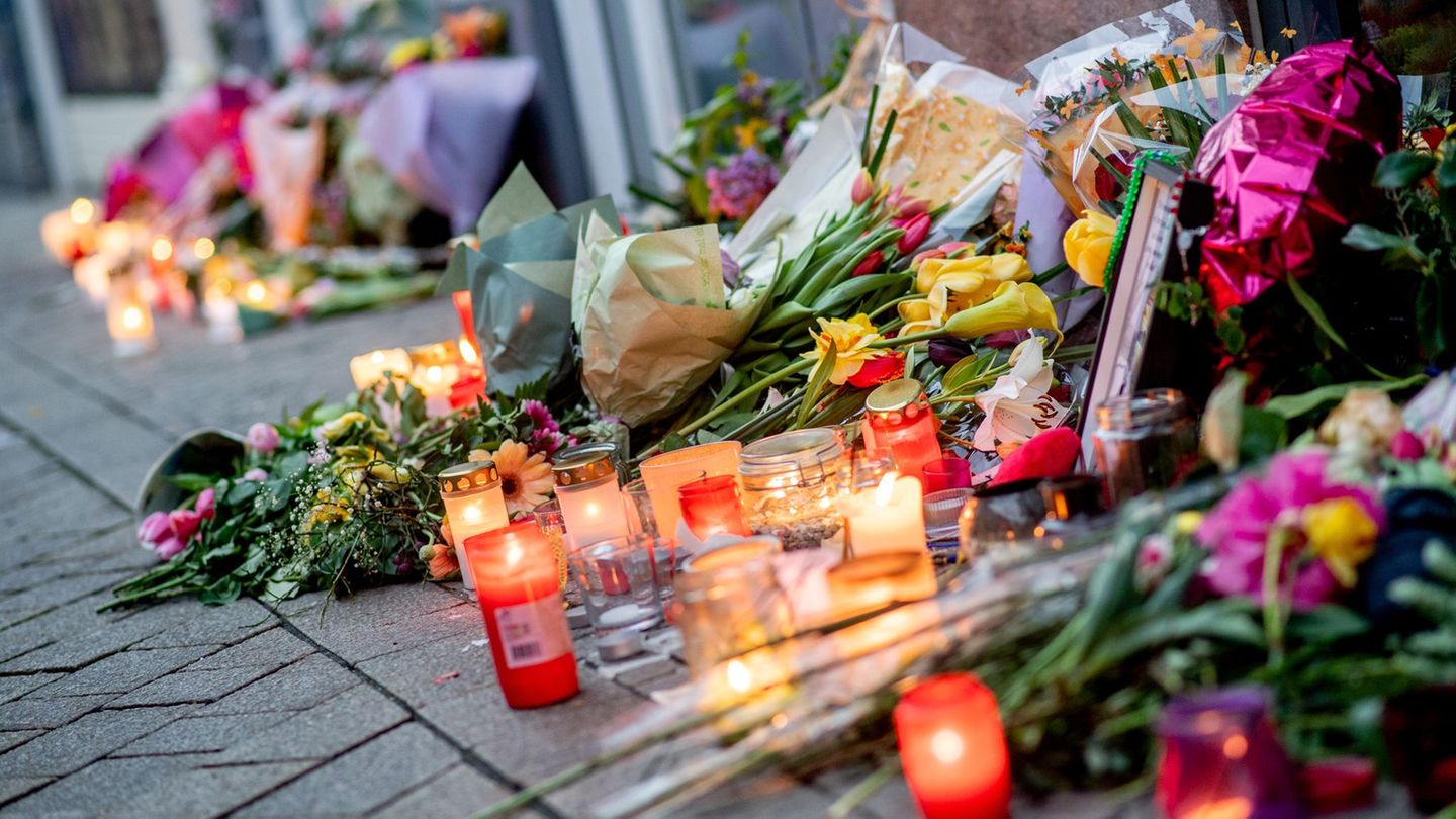 Ermittlung gegen Polizisten: Kundgebung nach tödlichen Polizei-Schüssen in Oldenburg