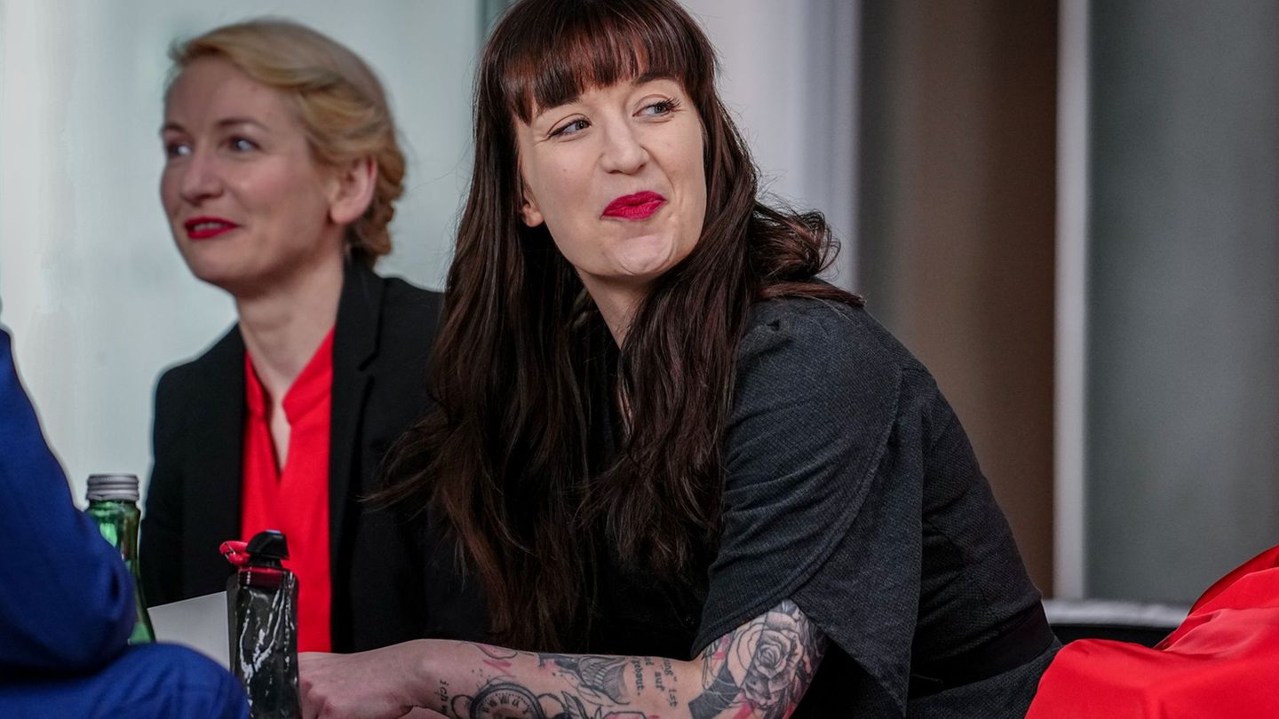 Leute: Heidi Reichinnek plant ein Hyänen-Tattoo