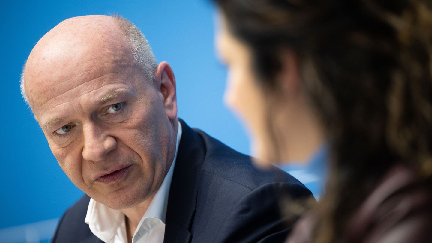 Lehrstellen: Wegner rügt Kiziltepe wegen Ausbildungsplatzumlage