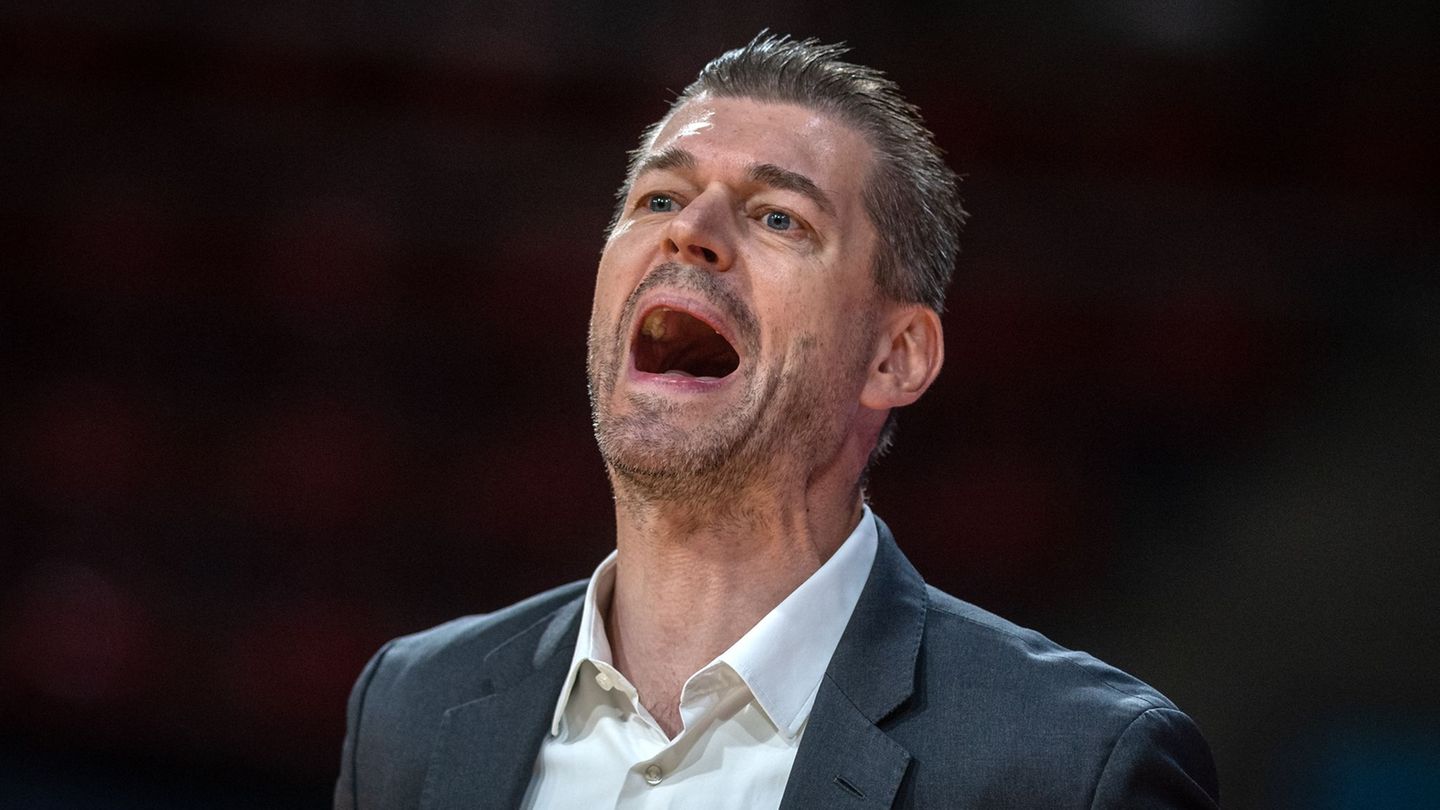 Basketball-Bundesliga: Chefcoach Klaus Perwas bleibt bei den Skyliners