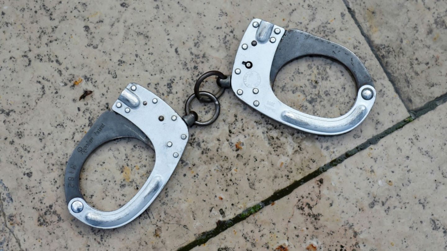 Nach Doppelmord im hessischen Bad Nauheim: Mutmaßlicher Schütze stellt sich