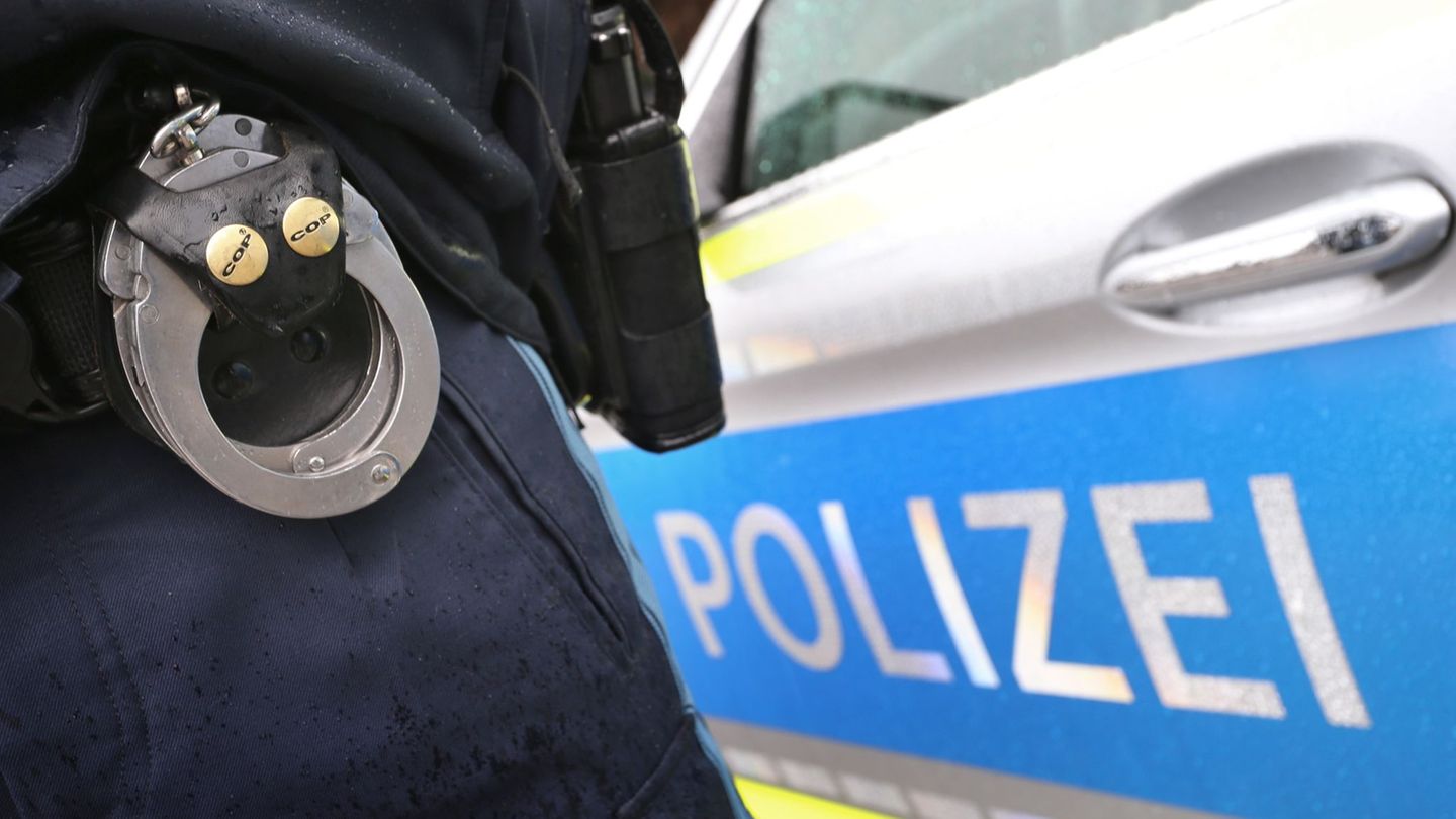 Mittelfranken: Autofahrer flüchtet vor Polizei – etliche Anzeigen als Folge