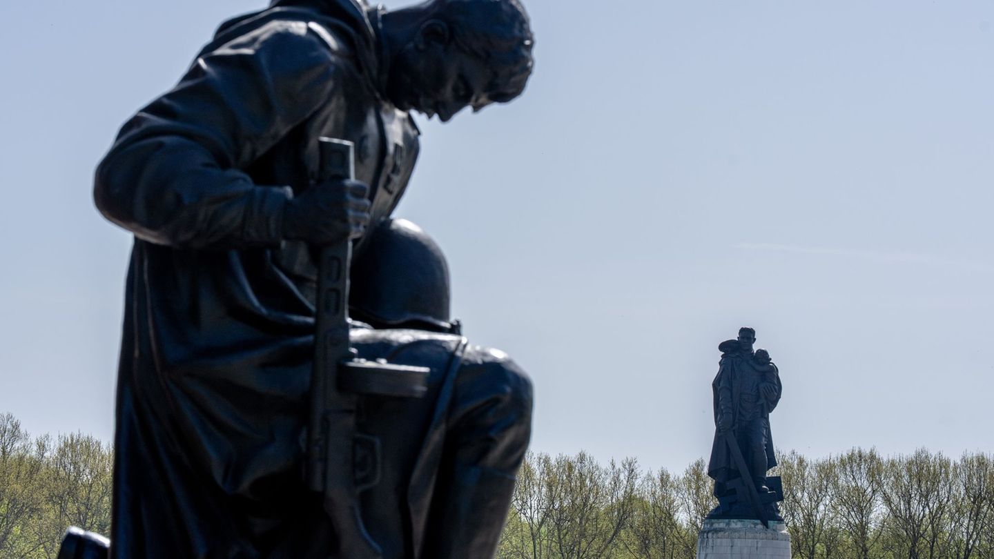 Historischer Tag: Berlin: Gedenken an Kriegsende ohne andere Nationen