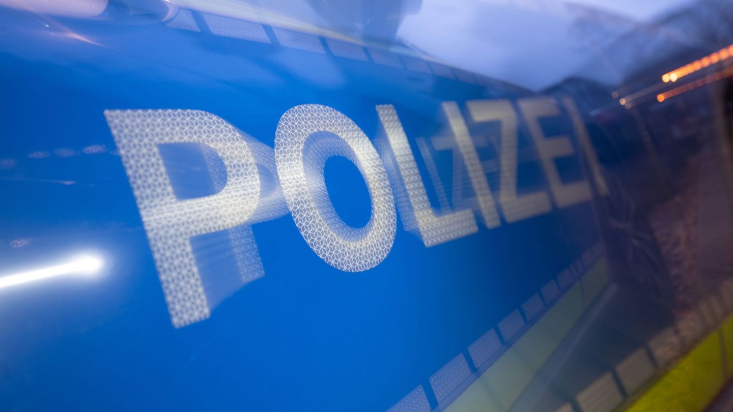 Einsatzlage: Polizei fahndet nach Überfall in Wiesloch mit Hubschrauber