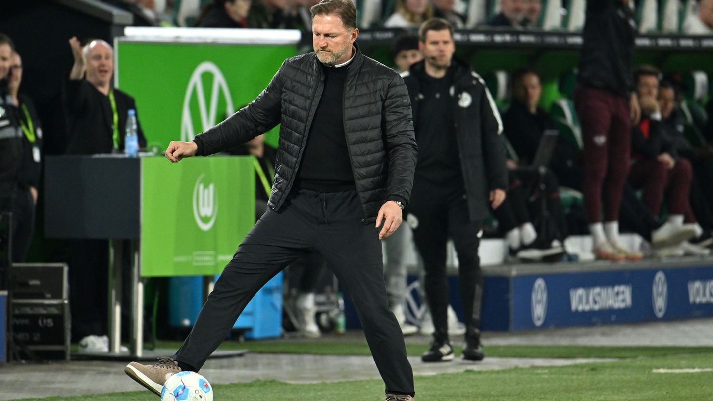 VfL Wolfsburg: Nachfolger schon gehandelt: Hasenhüttl nimmt’s professionell