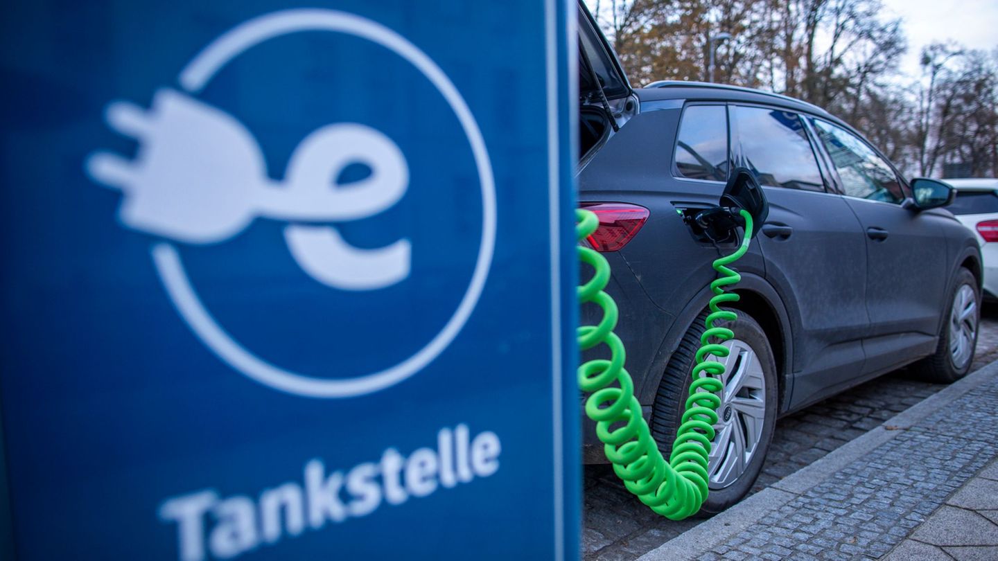 Statistik: Zahl der E-Auto-Ladepunkte um fast ein Viertel gestiegen