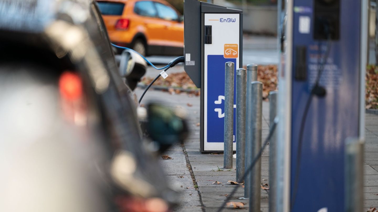 Elektrofahrzeuge: Manch Ladesäule verwaist – Ausbau gedrosselt