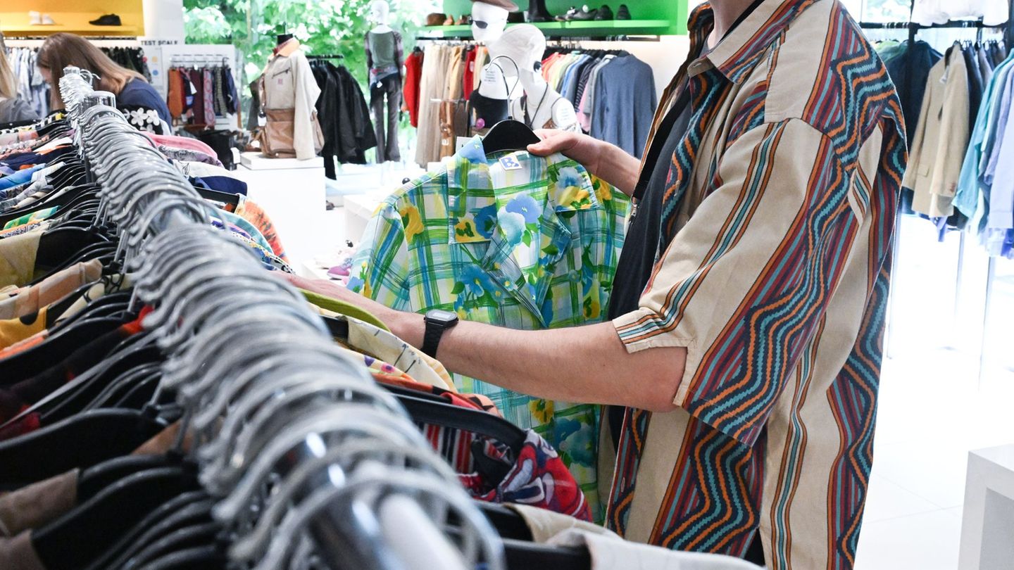 Textilverbrauch: Kleidertausch statt Kaufrausch: Was tun gegen Fast Fashion?