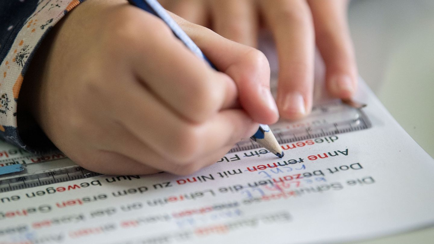 Bildung: Nachhilfe in der Grundschule aus Sorge um den Übertritt