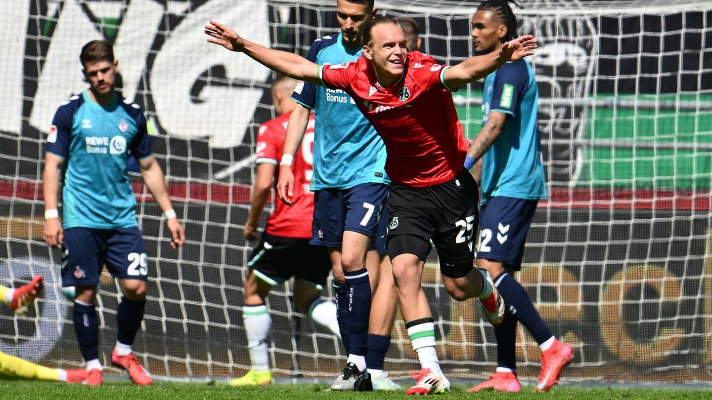 2. Fußball-Bundesliga: Hannover 96 schlägt Tabellenführer Köln