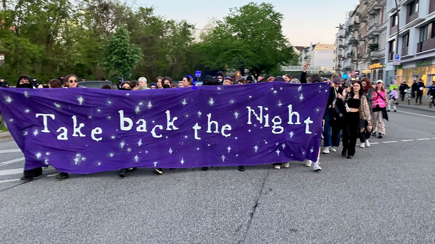 Demo in der Walpurgisnacht: Links-feministische Demo am Vorabend des 1. Mai