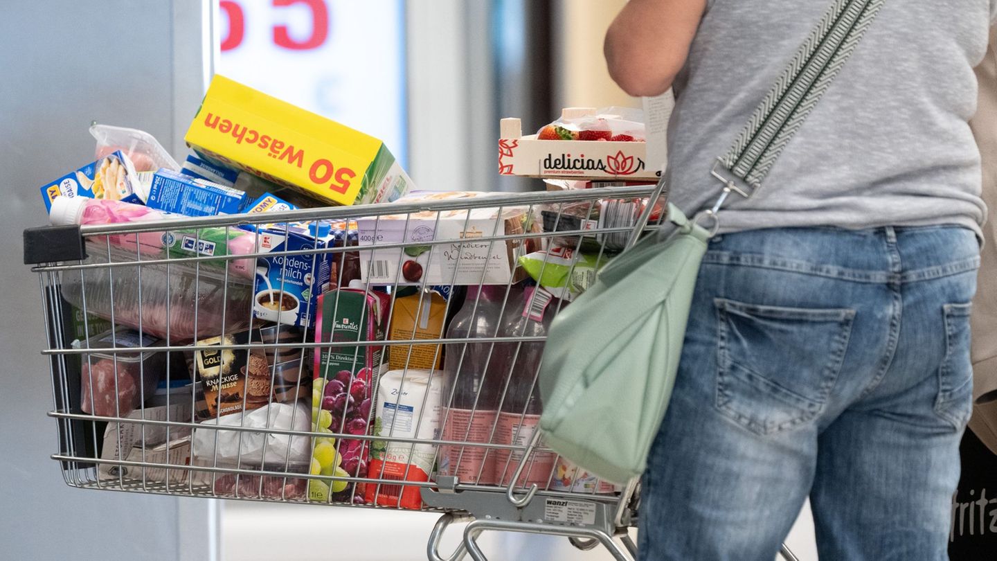Arbeitszeiten im Handel: Ministerin: Zwei freie Samstage im Handel sollen bleiben