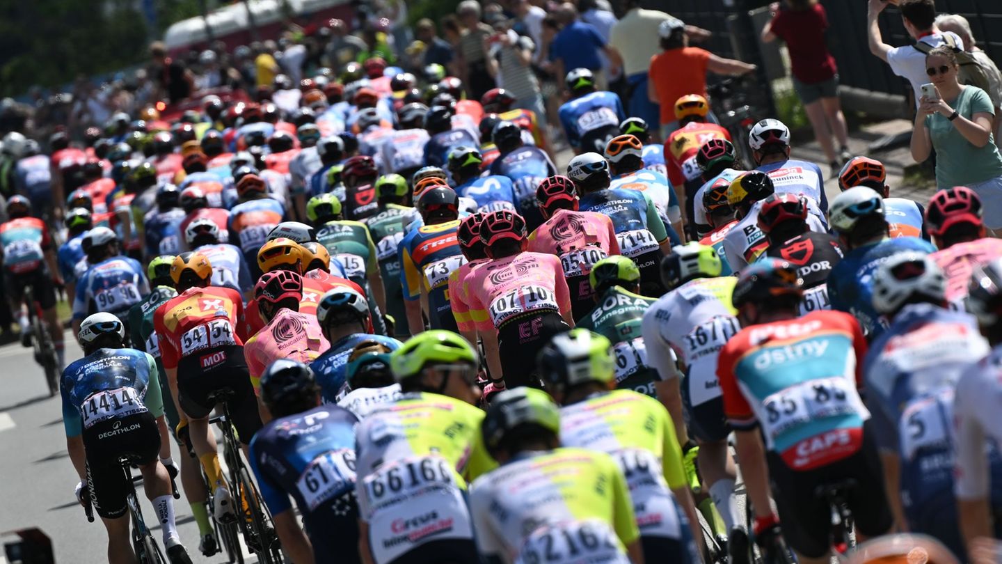Radrennen: Radprofis starten beim Klassiker Eschborn-Frankfurt