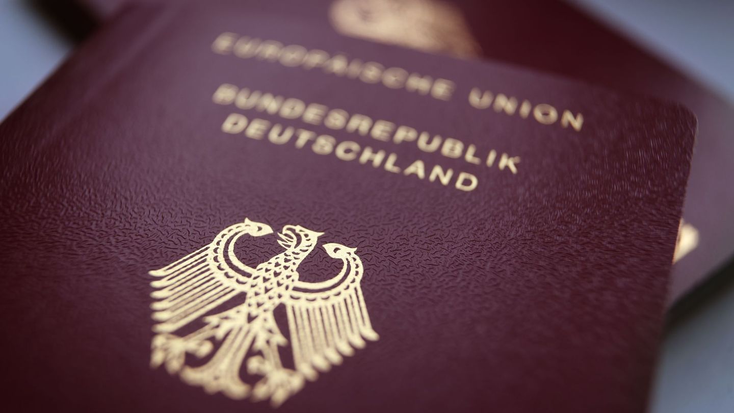 Kommunen unzufrieden: Neue Ausweise per Post: Kommunen kritisieren Gebührenhöhe