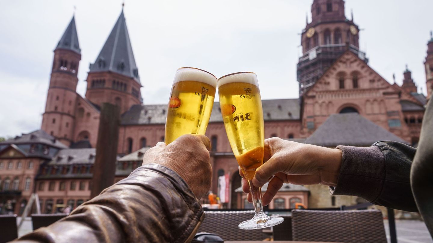 Von Restaurant bis Kneipe: Gastrobranche sieht Trend zum Essen und Trinken im Freien