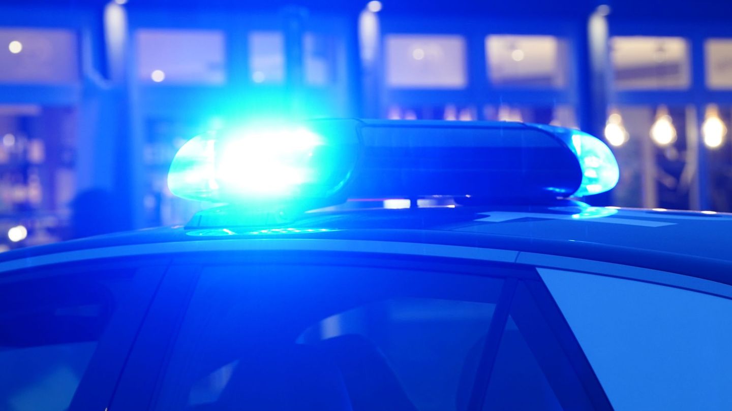 Verkehr: Quad kommt von der Straße ab – ein Schwerverletzter