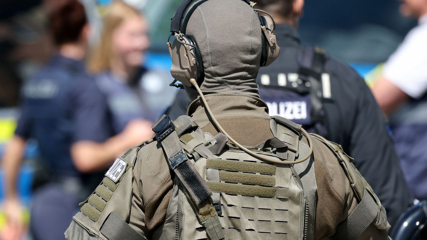 Roth in Mittelfranken: Niemand mit Waffe gefunden – Großeinsatz an Schule beendet