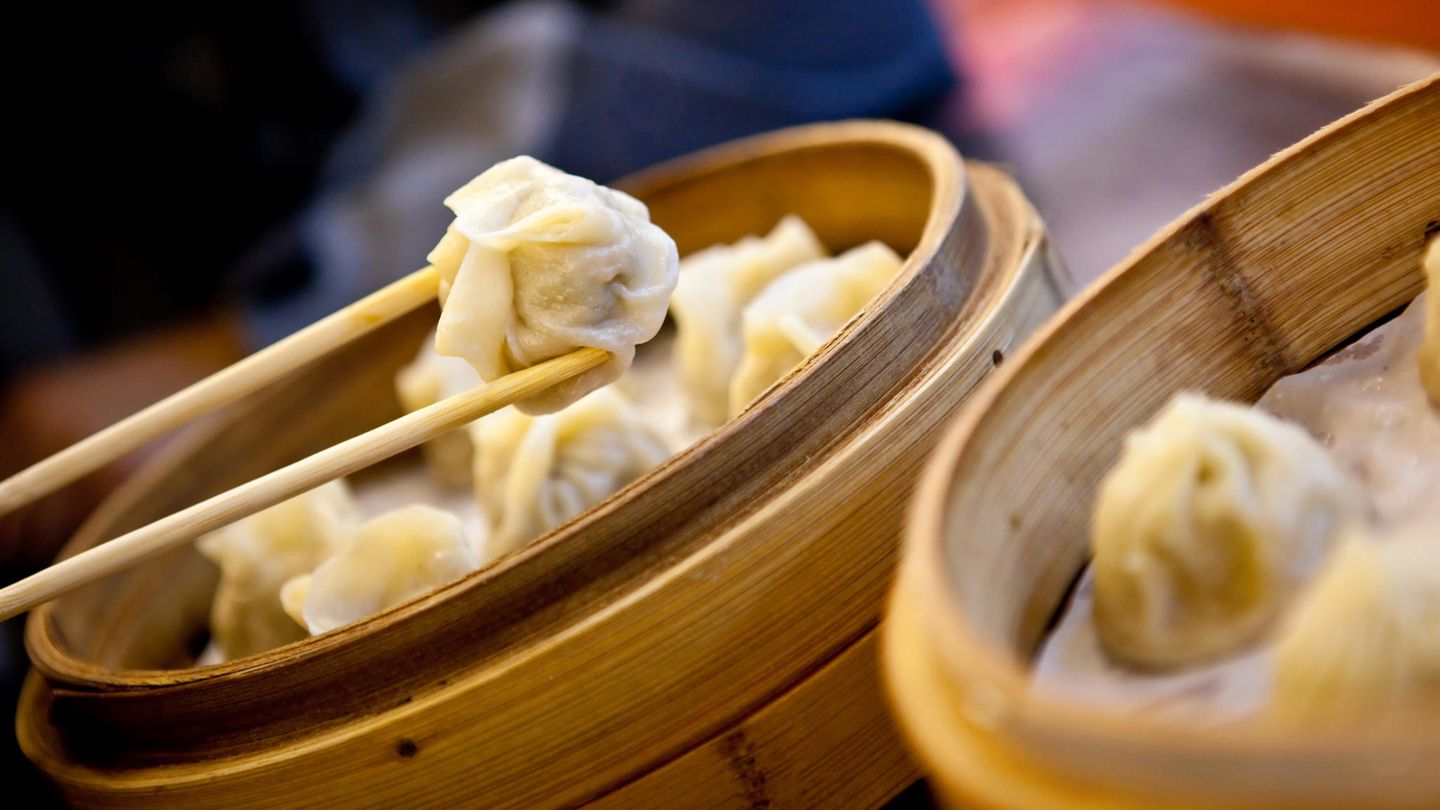 Asiatische Küche: Dumplings-Rezept: So lecker schmecken die Teigtaschen aus dem Dampfgarer