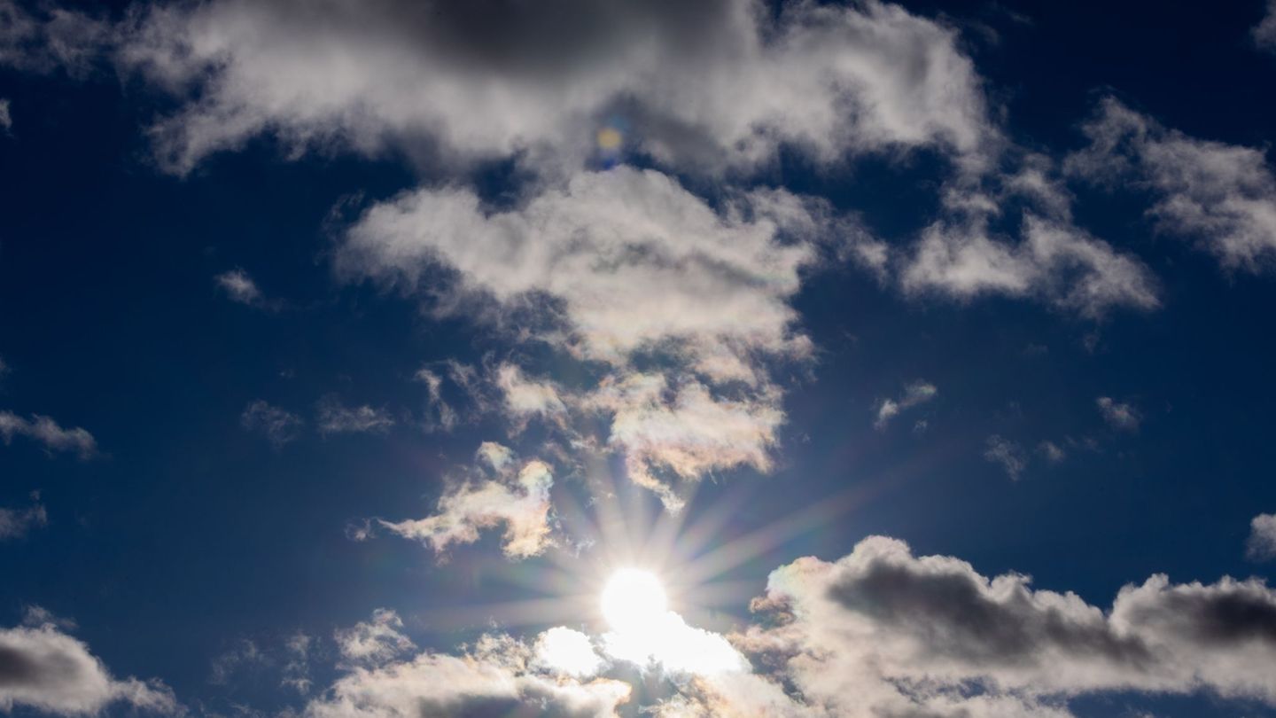 Wetterprognose: Sonnenanbeter können sich auf sommerliches Wochenende freuen