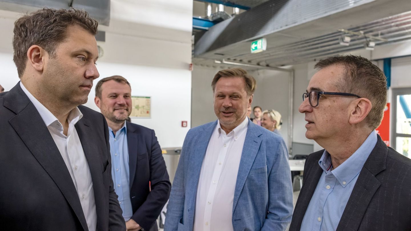 Dekarbonisierung: Klingbeil will für Arbeitsplätze bei „grünem Stahl“ kämpfen