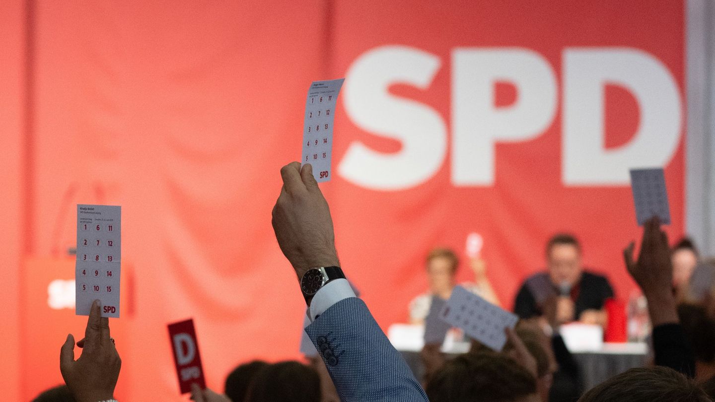 Landesparteitag in Dresden: Sächsische SPD will AfD-Verbotsverfahren voranbringen