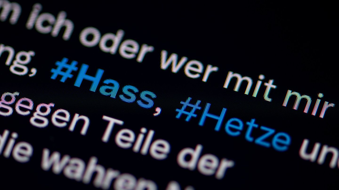 Bundesweiter Aktionstag: Einsätze wegen Hetze im Internet auch in Baden-Württemberg
