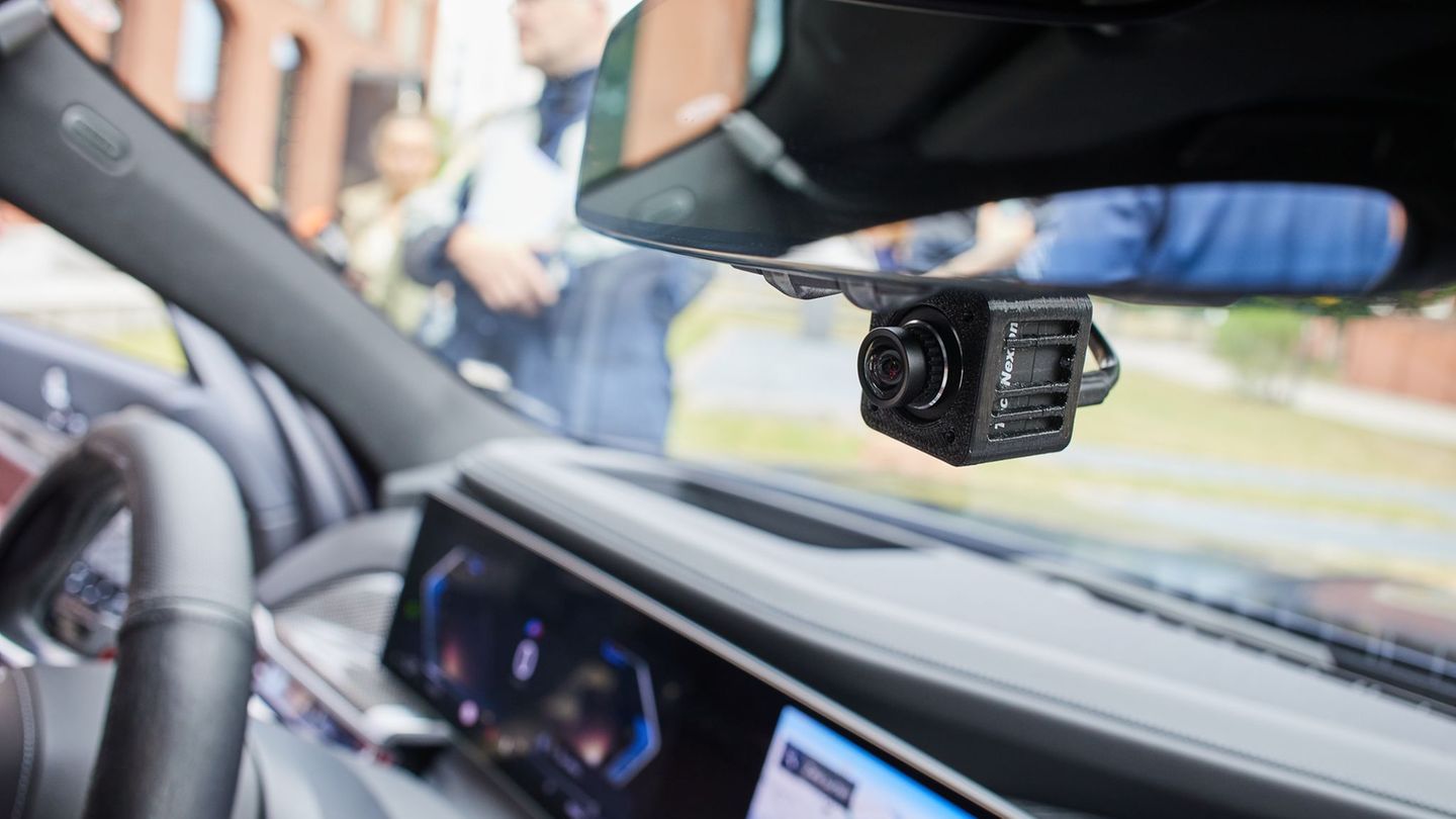 Forschung: Neue Studie: Wie ein Auto einen Schlaganfall erkennen soll