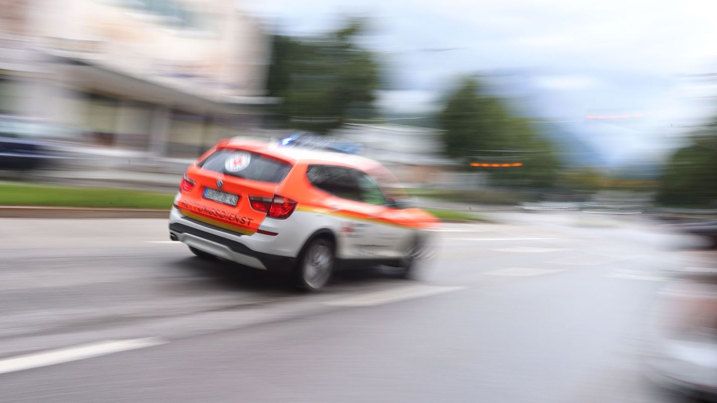 Notfall am Weiher: Mann tot aus Weiher gezogen
