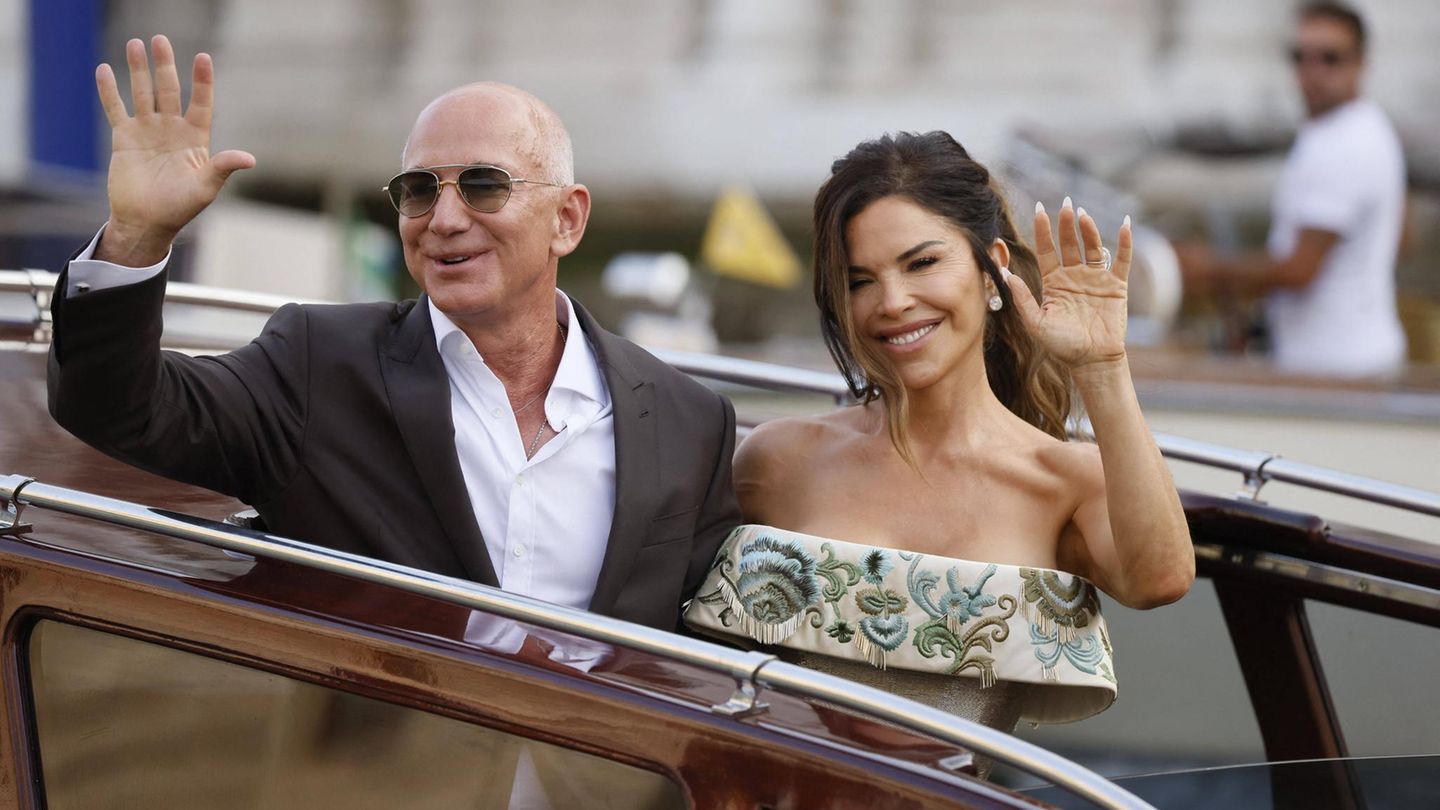 Auftaktsause in einer Kirche: Jeff Bezos, Lauren Sánchez und ihre Gäste reisen in Wassertaxis zur ersten Party