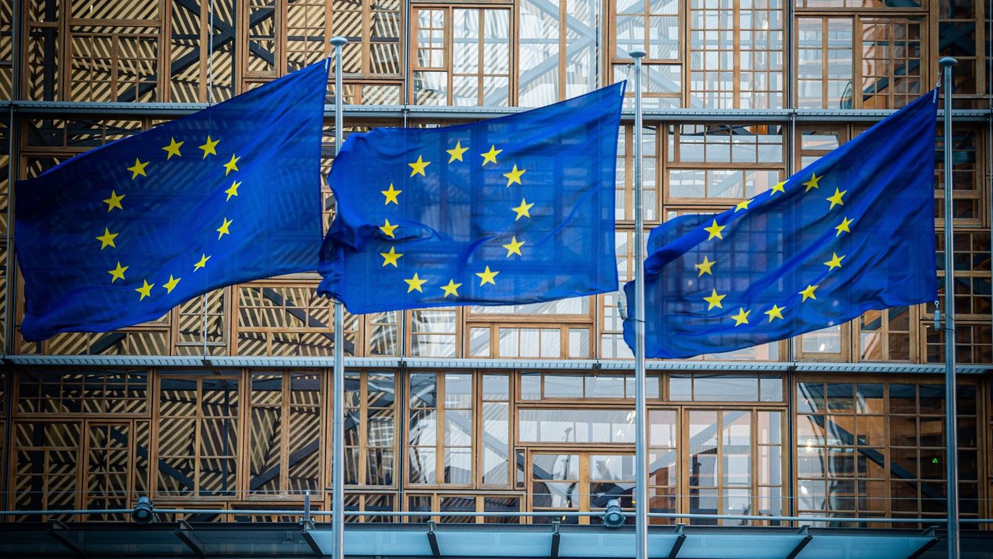Drohender Handelskrieg: Zollkonflikt: EU berät über Antwort auf Trump-Brief