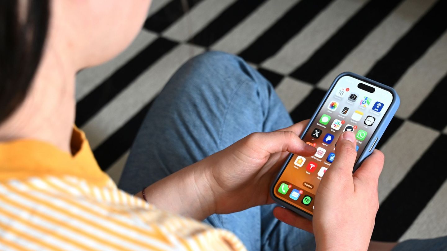 Umfrage: Mehrheit lässt niemanden ans eigene Handy