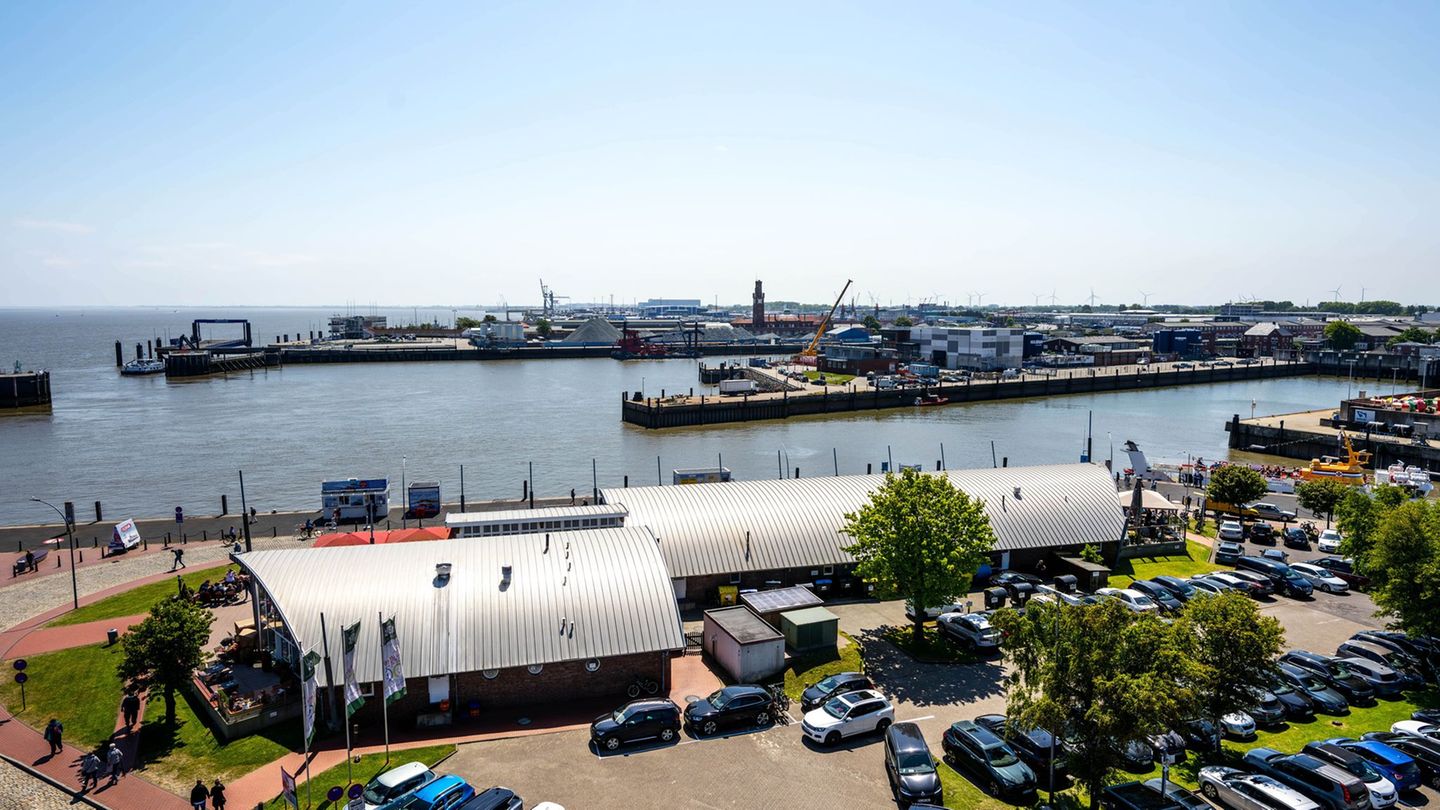 Havariekommando: Schiffskollision in Cuxhaven – Einsatzkräfte bekämpfen Öl