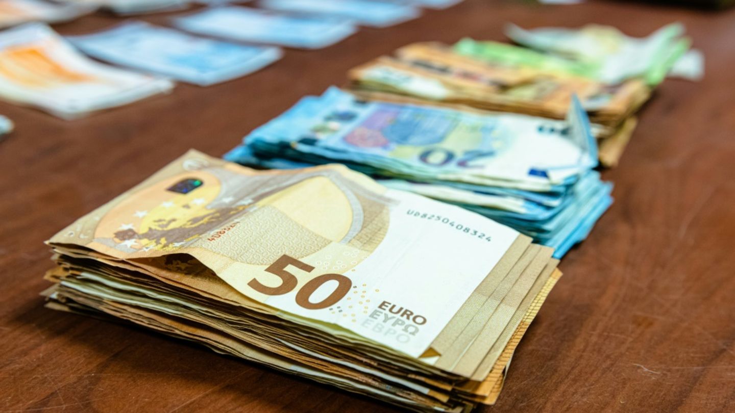 Betrüger in Bayern geben sich als Staatsanwälte aus und erbeuten 180.000 Euro