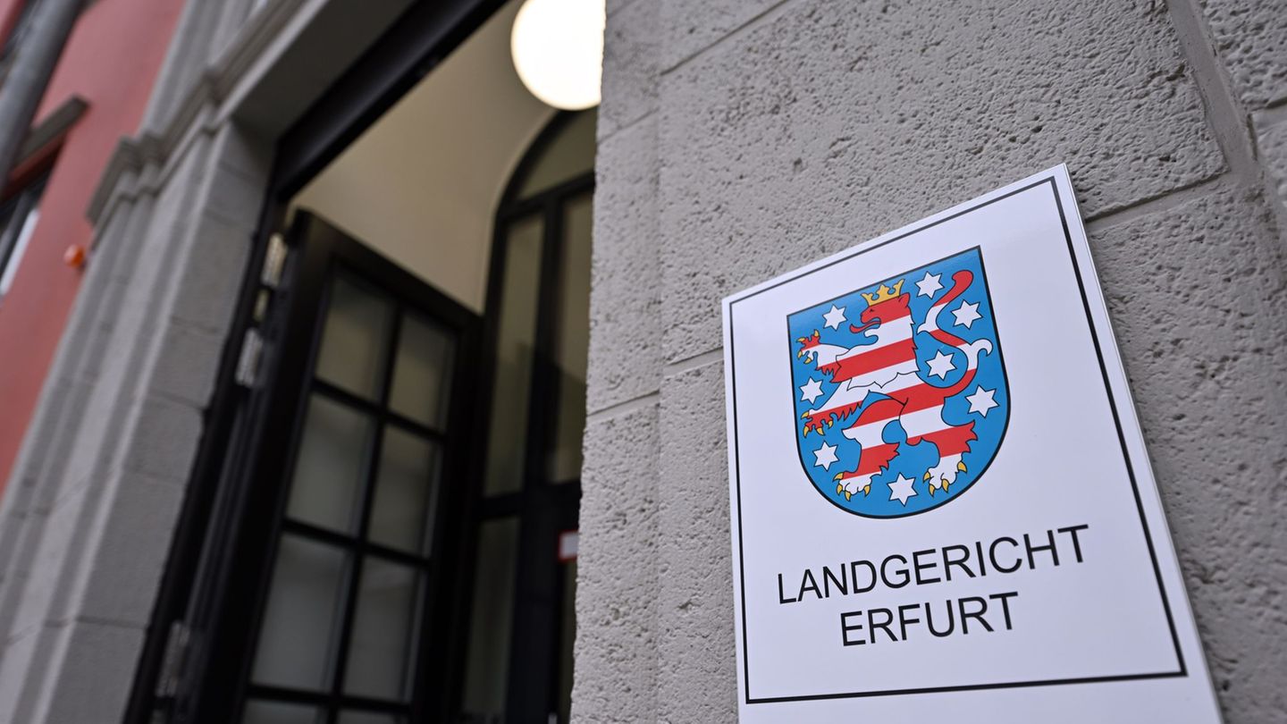 Gewalt gegen Pflegebedürftige: Erwürgt oder erdrosselt – Prozess um Tod im Pflegeheim