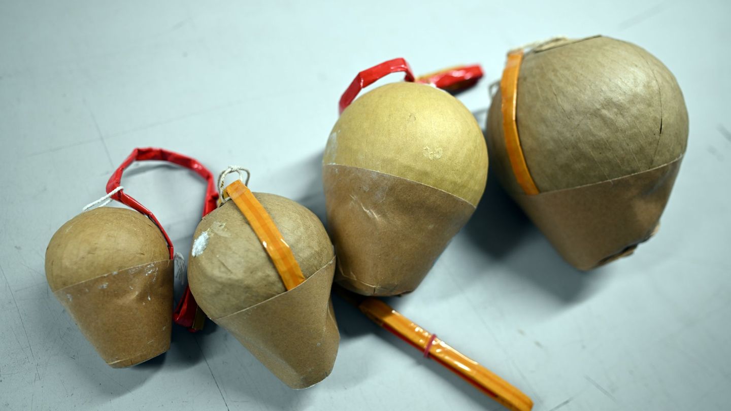 Kriminalität: Kugelbomben und hunderte Kilogramm Pyrotechnik entdeckt