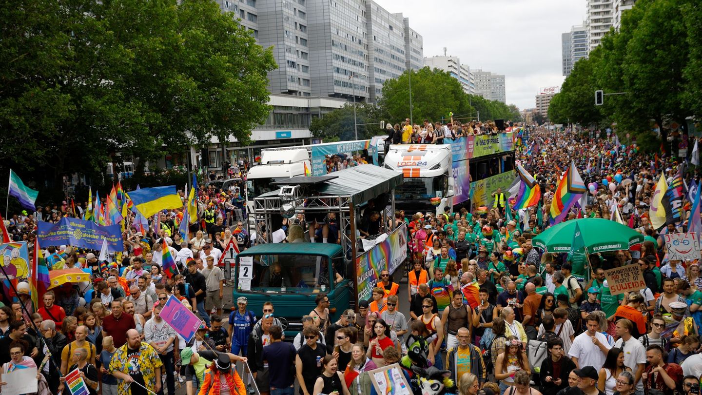 Christopher Street Day: „Hallo, Zirkus!“ – Berliner CSD gestartet
