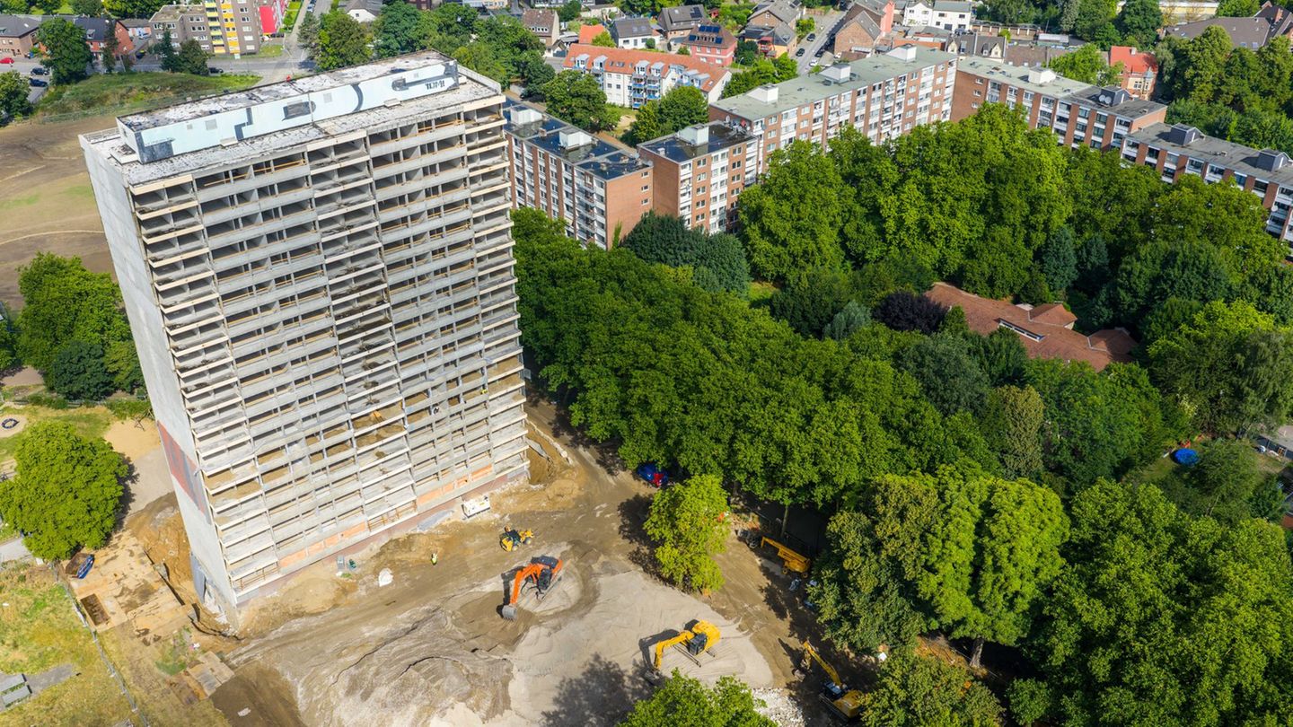 Wohnen: Duisburg sprengt „Weißen Riesen“ – Pläne für Problemviertel