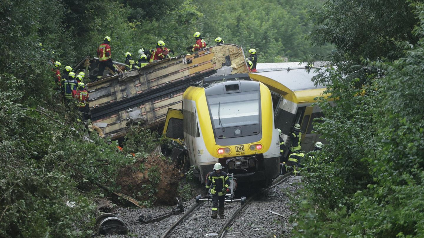 Mehrere Tote: Zugunglück in Baden-Württemberg: Was wir wissen – und was nicht