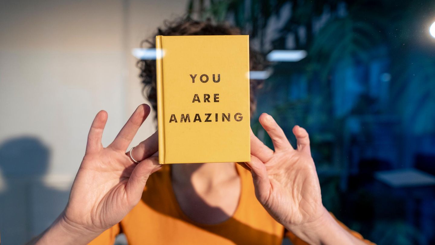 Beziehung zu sich selbst: Mehr Selbstliebe – warum das wichtig ist und welche Bücher helfen