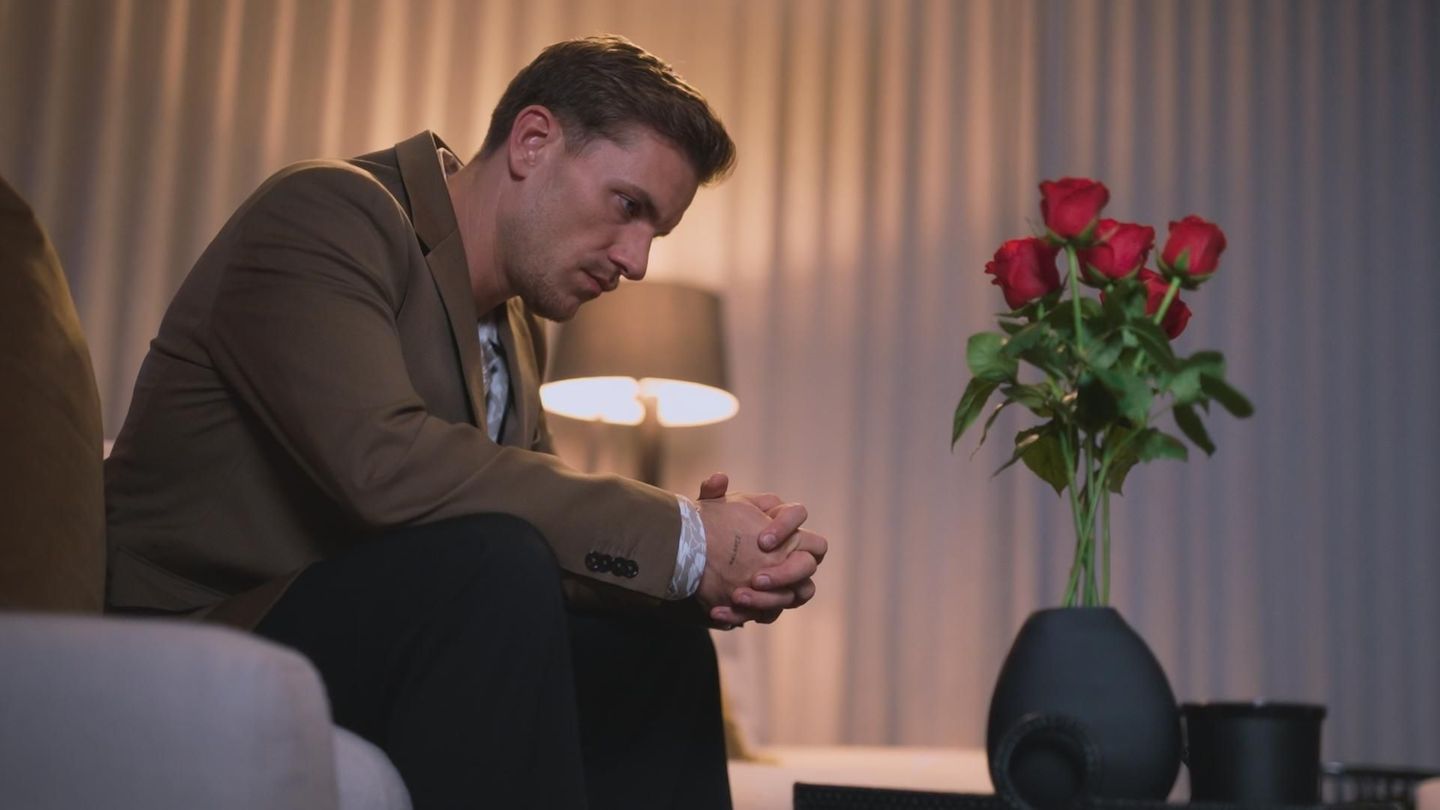 TV-Kritik : Viel Zunge, zehn Eier, ein Tanga: Die Bachelors zwischen Malkurs und Meltdown