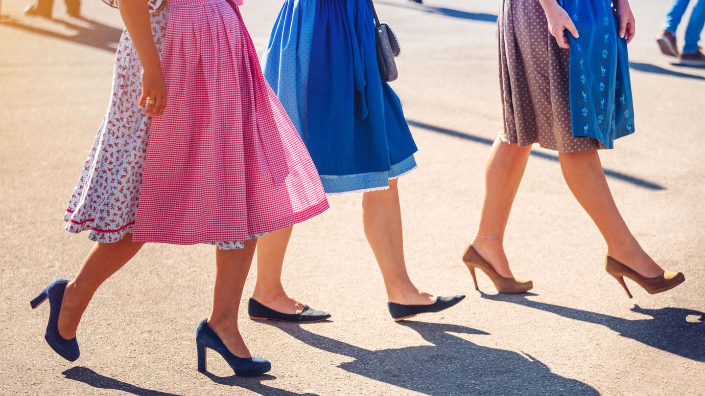 Oktoberfest 2025: Auffällig oder dezent: Welche Schuhe passen zum Dirndl?