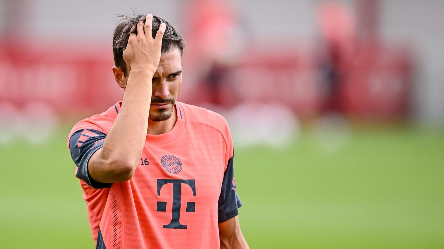 Bei Fußball-Testspiel: Bayern-Manager kündigt Weggang von Millionen-Profi an