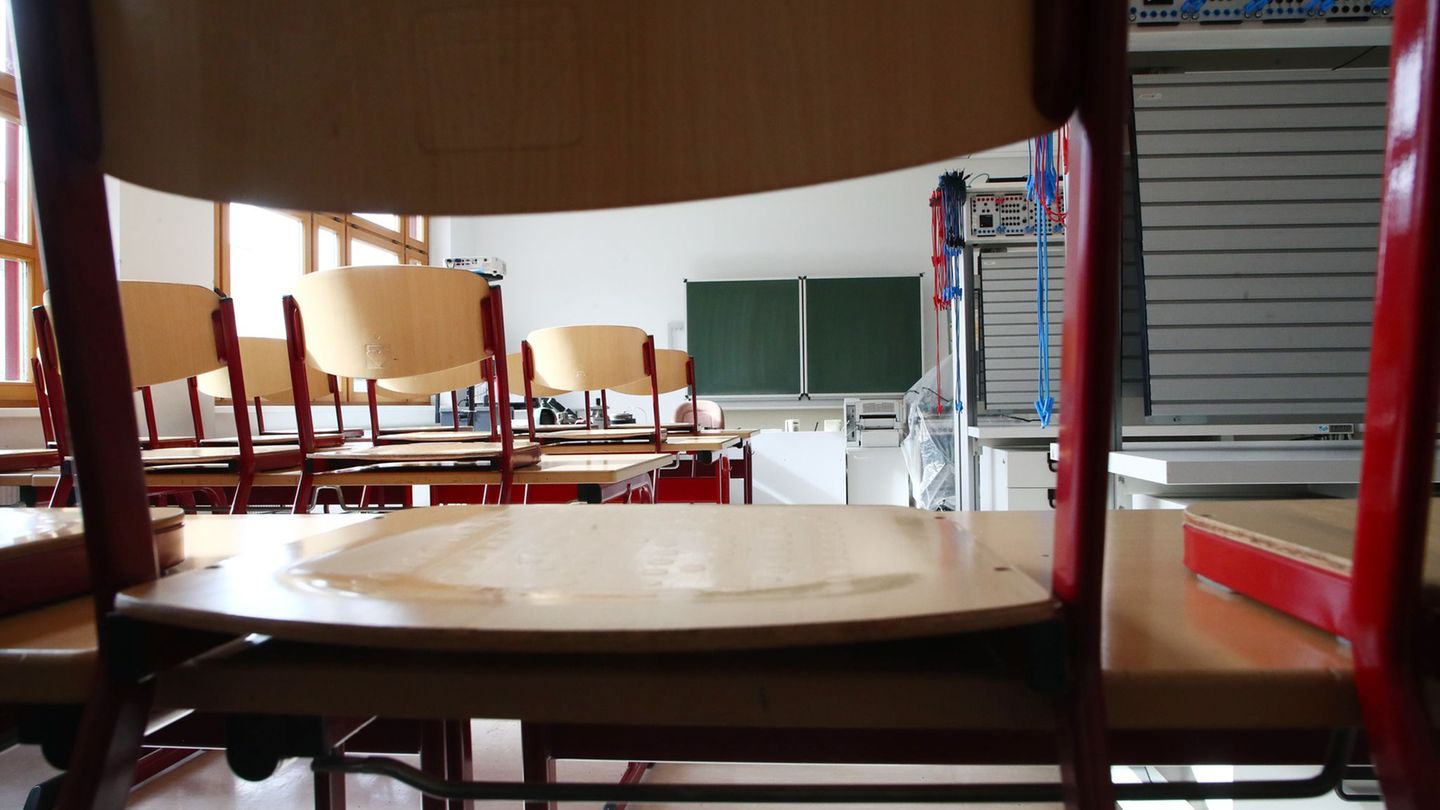 Neues Schuljahr: Verband: Zu viele Gymnasiallehrer an Regelschulen im Einsatz