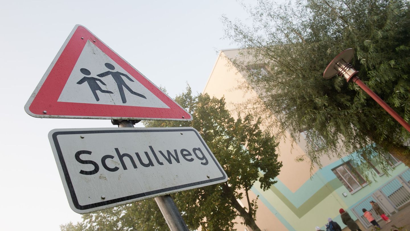 Schulweg: Gericht: Siebenjähriger soll S-Bahn zur Schule nutzen