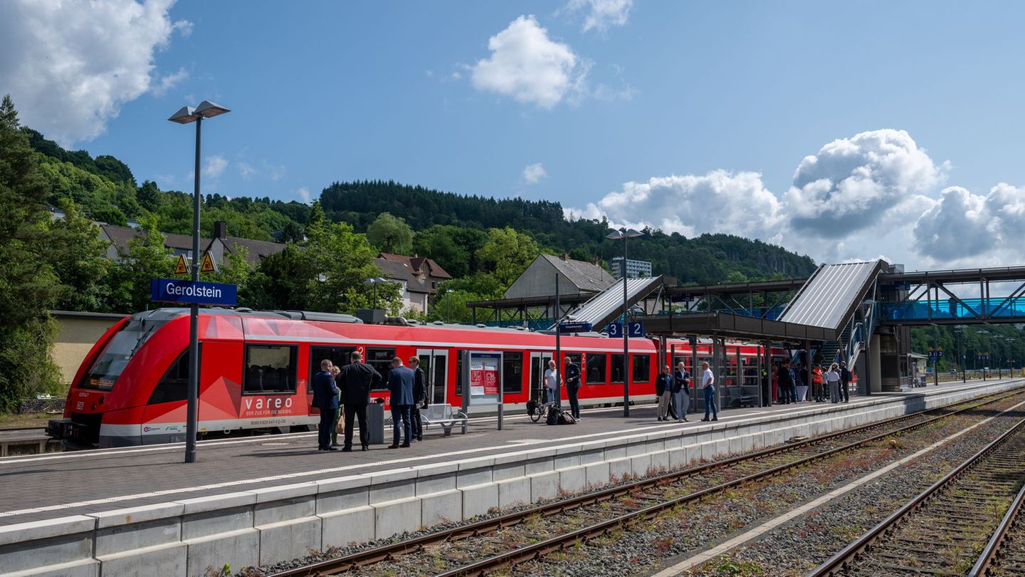 Zugverkehr: Eifelstrecke ist 2028 durchgehend elektrisch befahrbar