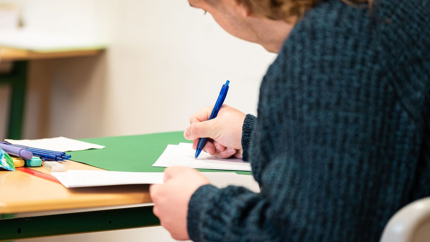 Klausuren und Tests: Hessen sieht Mainzer Vorschlag zu Schulprüfungen kritisch