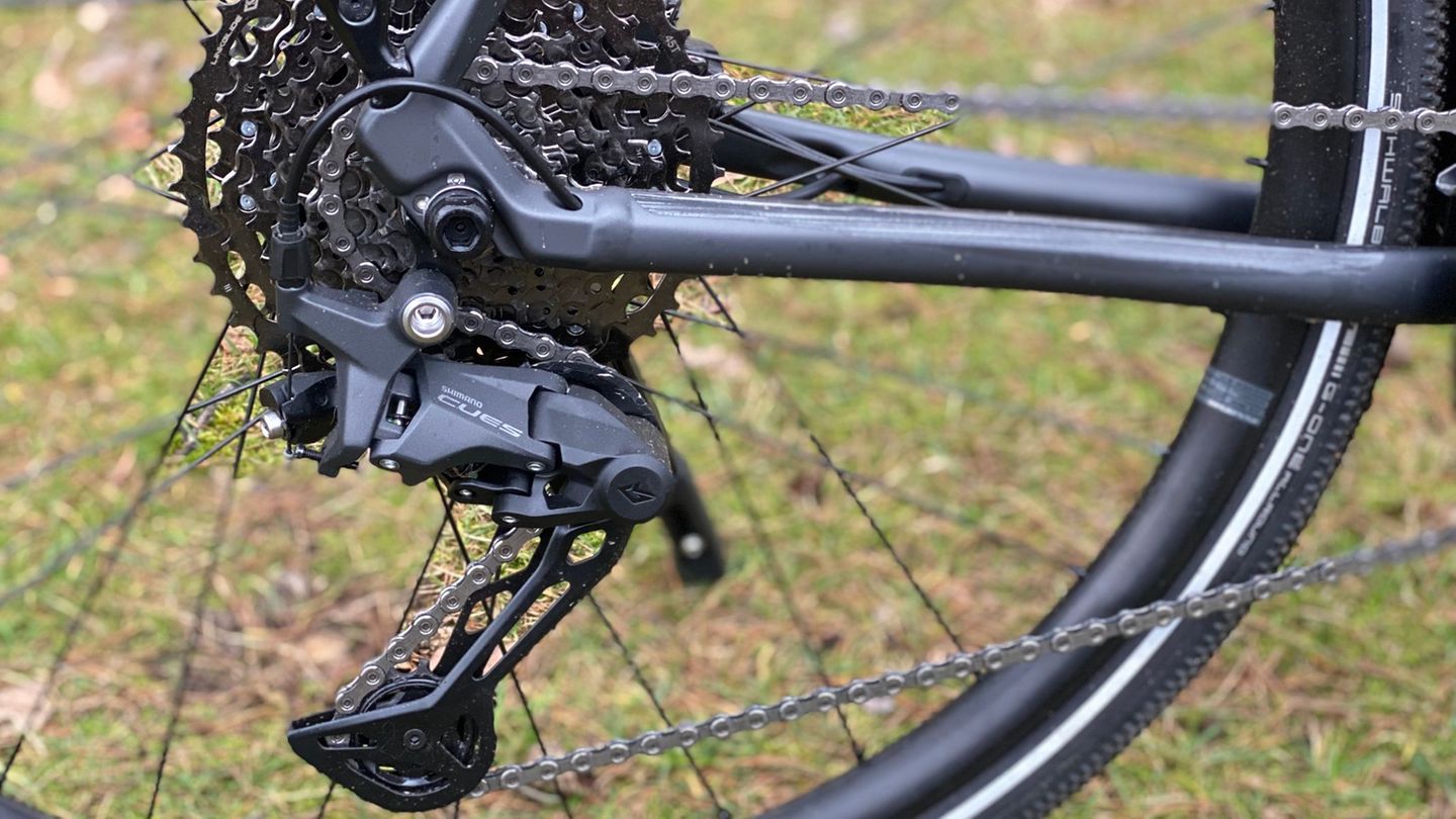 Rettungsversuche vergeblich: Radfahrerin stirbt nach Unfall im Moselort Kindel