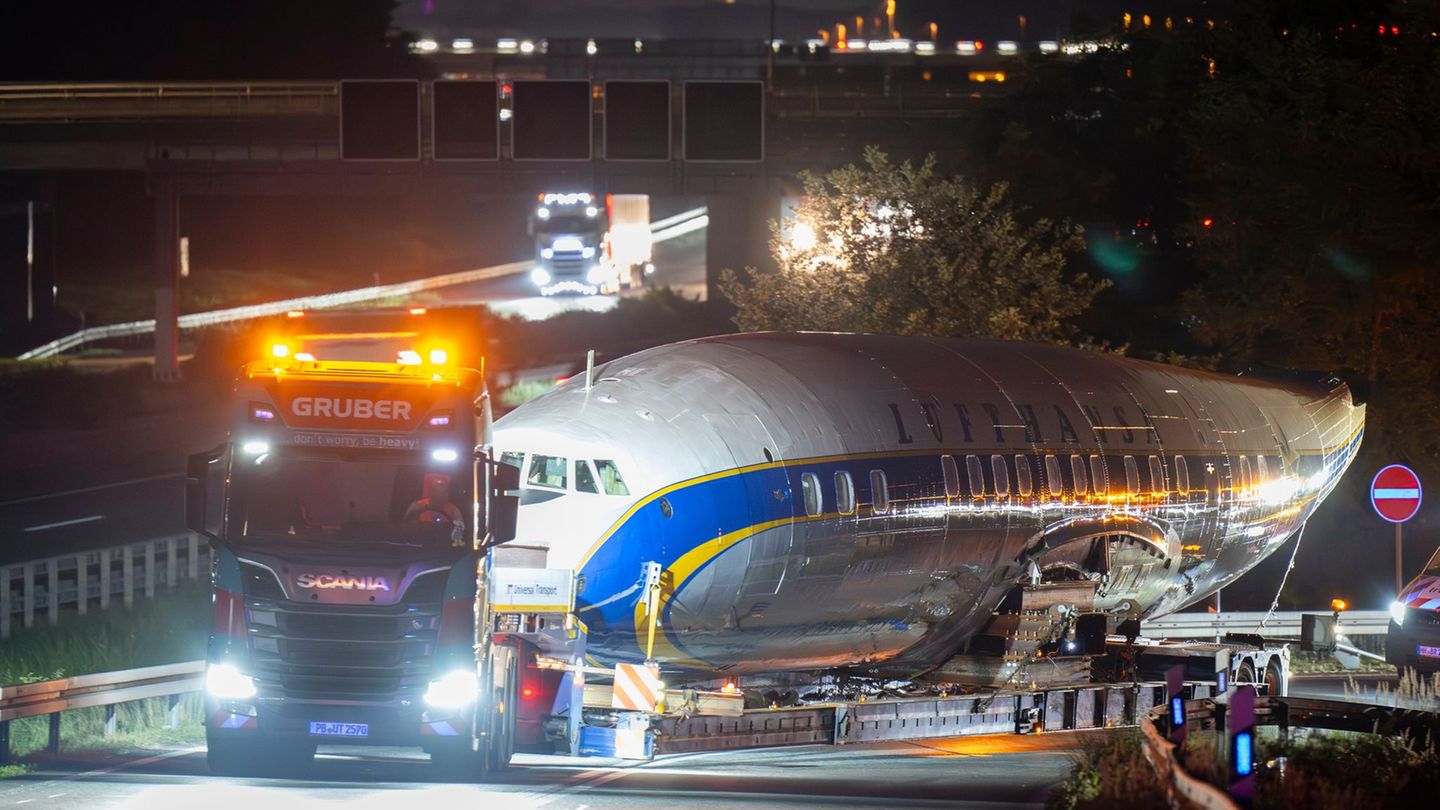 Am Flughafen Frankfurt: Super Star kehrt heim: Lufthansa zeigt historische Flugzeuge