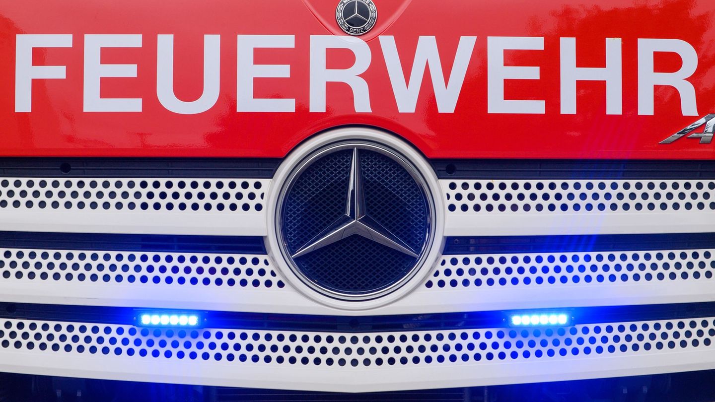 Hohe Rauchsäule: 10.000 Euro Schaden bei Brand auf Recyclinghof in Eisleben