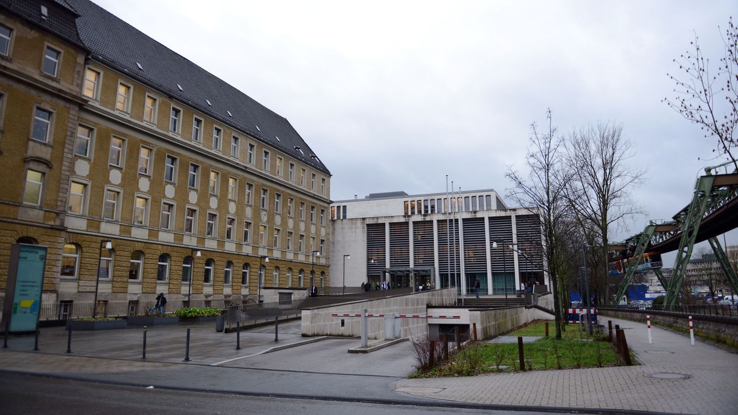 Wuppertal: Unternehmer soll illegal Giftmüll abgekippt haben